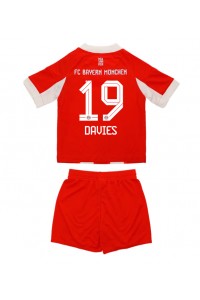 Bayern Munich Alphonso Davies #19 Babytruitje Thuis tenue Kind 2025-26 Korte Mouw (+ Korte broeken)
